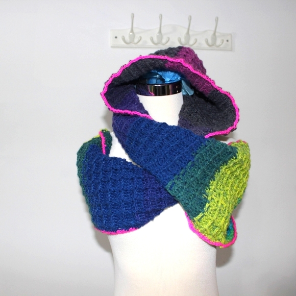 🌈NEW Hooded Crochet Cowl Scarf Wrap Colorful HANDCRAFTED - Picture 5 of 15